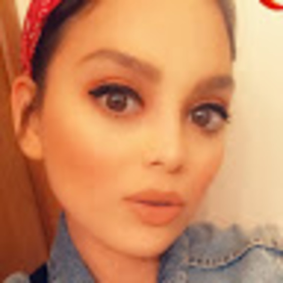 Meet your Posher, Cindy - Picture 1 of 1